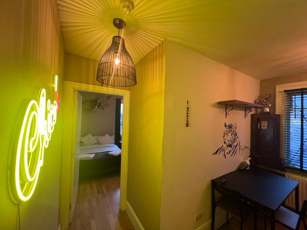 Studio London * Лондон
