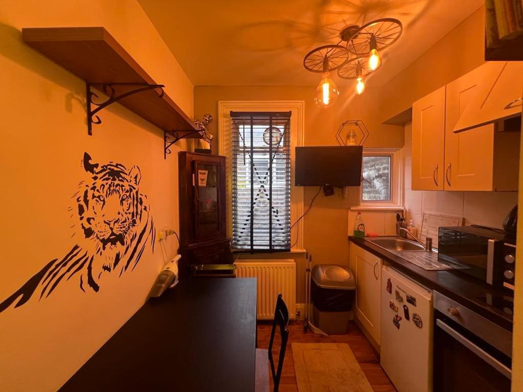 Studio London * Лондон